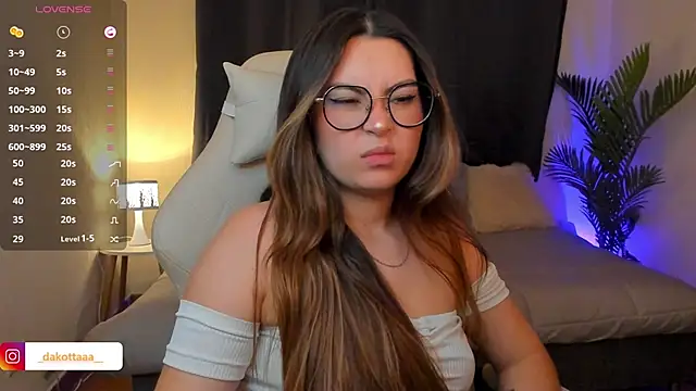 Czat XXX na żywo – dakottaa_