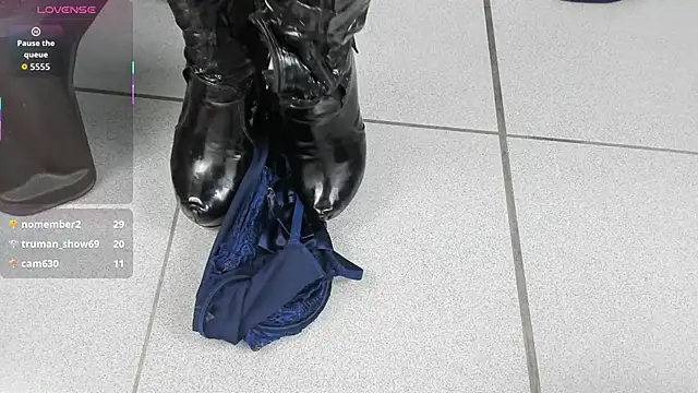 Živý XXX chat MiaMancini