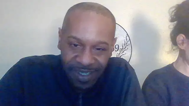 CuzzyB69 Webcam-Show