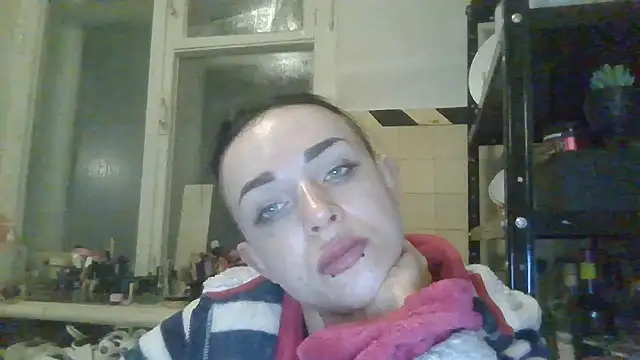 Trinsy_Love Chat XXX in diretta