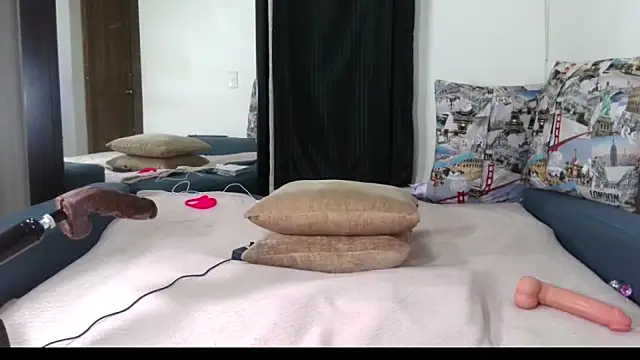 Carla-Bonny18 Live XXX-Chat