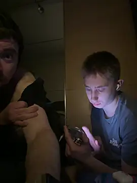 Онлайн чат XXX MikeeJacky