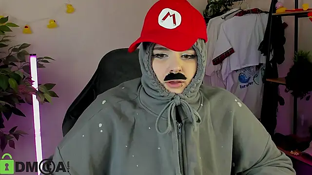 Mia_R0ss élő XXX-chatje