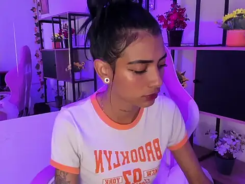 KarlaSlutSkinny__ Live XXX Chat