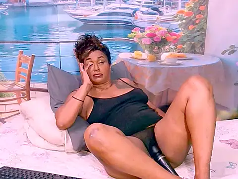 Pokazy przed kamerką – indiansparkle