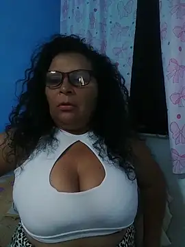 Amarantha25 élő XXX-chatje