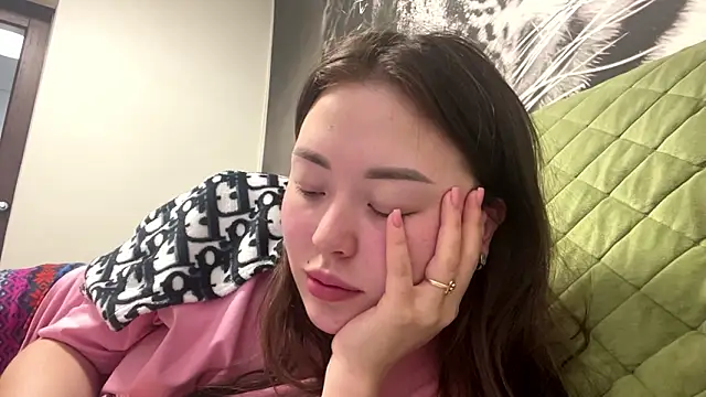 Онлайн чат XXX CurietHana1