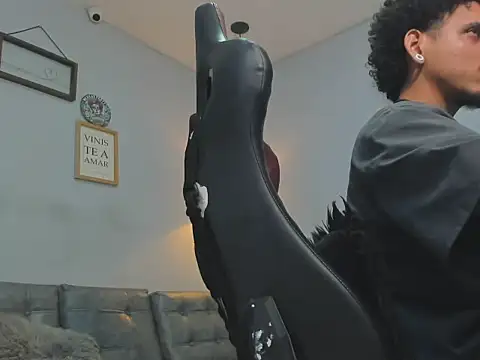 Xfire_boy69 Chat XXX live