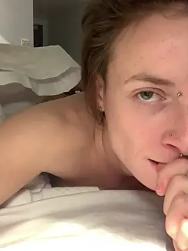 GoldenPussy1329 Live XXX-Chat