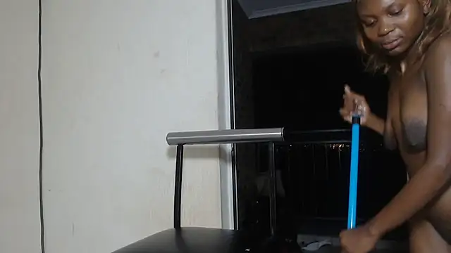 Squirt_bitchxxx 现场XXX聊天