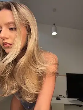 Emeli_Blur Adlı Modelin Web Kamerası Şovu