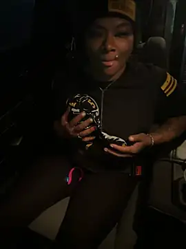 HaloRodeoLover2 live XXX chat