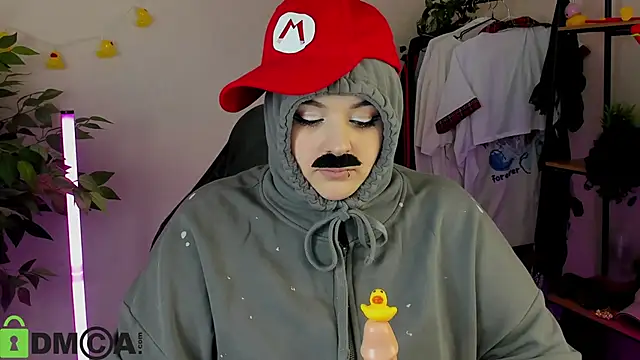 Mia_R0ss élő XXX-chatje