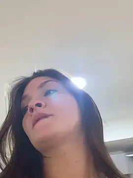 Danielaeliana Adlı Modelin Canlı XXX Sohbeti