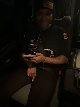 HaloRodeoLover2 live XXX chat