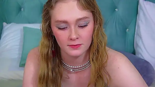 AgataFoxleyn Live XXX chat