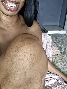 ELAINE_xXxX élő XXX-chatje