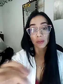 YaraDuartee Chat XXX in diretta