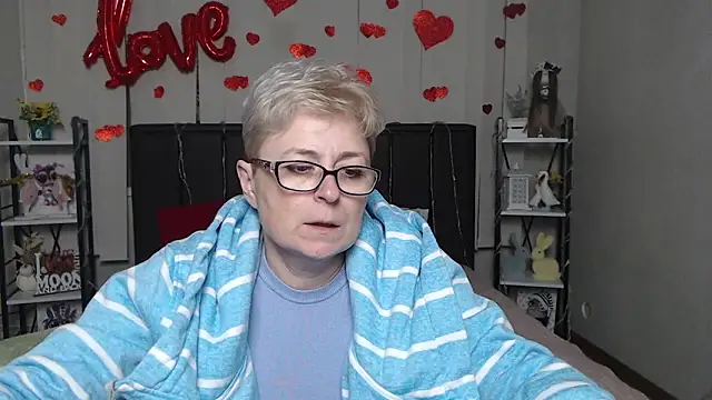 EmiliaGree's Live XXX Chat