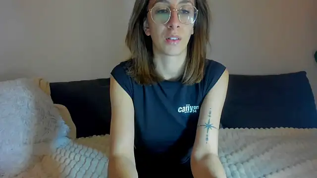 DesireMore90 Adlı Modelin Canlı XXX Sohbeti