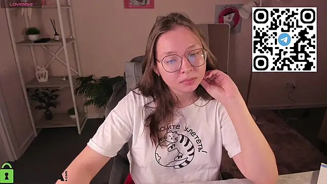 Nuura_Moore Live XXX-chat