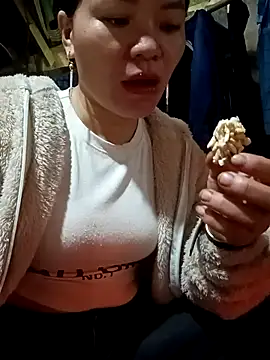 Mia--meo007 Adlı Modelin Canlı XXX Sohbeti