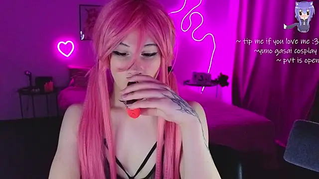 your_little_evan Webbikameraesitys