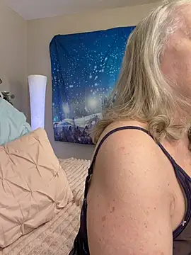 Kaitlyn_Winters: онлайн-секс-чат