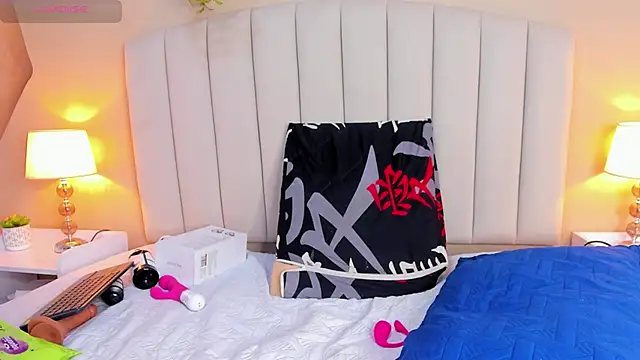 Chat +18 de Rachel_Donnelly ao vivo