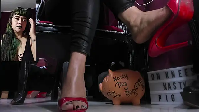 MeGoddesSara: онлайн-секс-чат