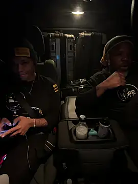 HaloRodeoLover2 Adlı Modelin Canlı XXX Sohbeti