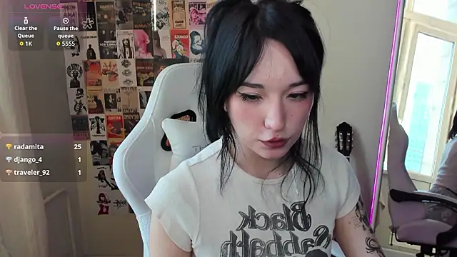 AliceeinWonderlanddd 现场XXX聊天