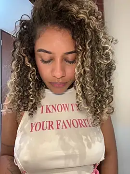 Belkaj লাইভ XXX চ্যাট