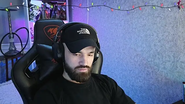 _Mostly_ élő XXX-chatje