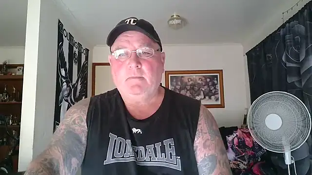 KINKYBLUEYES69 élő XXX-chatje