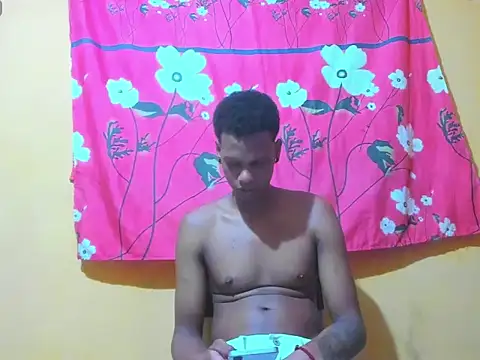 Chat XXX en directo de aunstin_farid1