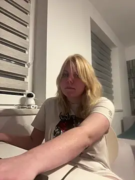 Nallinee Chat XXX in diretta