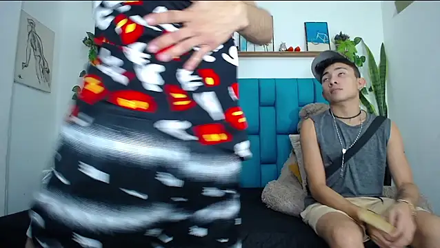 Hot_Boys_Latinos_X élő XXX-chatje