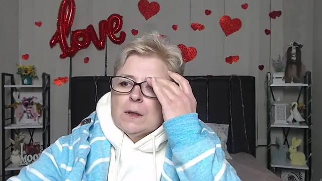 EmiliaGree's Live XXX Chat