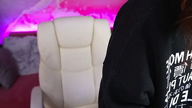 XXX chat uživo modela TinaMelt