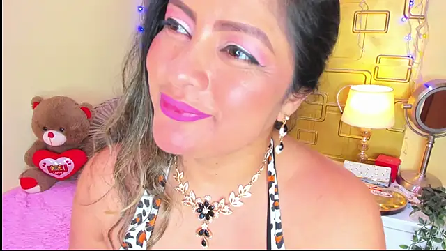 Chatroom XXX en direct de Julia_Haye