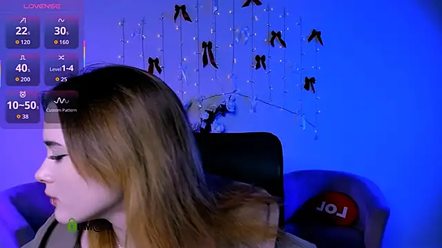 liana_kisses élő XXX-chatje