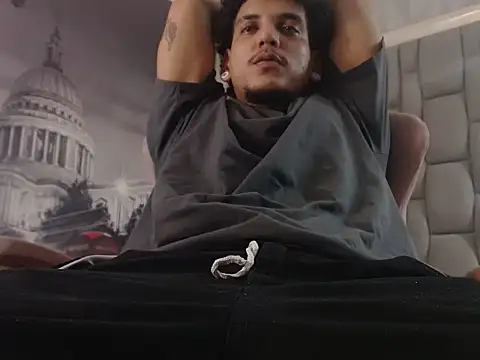 Xfire_boy69's Live XXX Chat