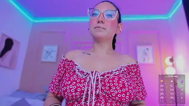 lucy_neil Chat XXX in diretta