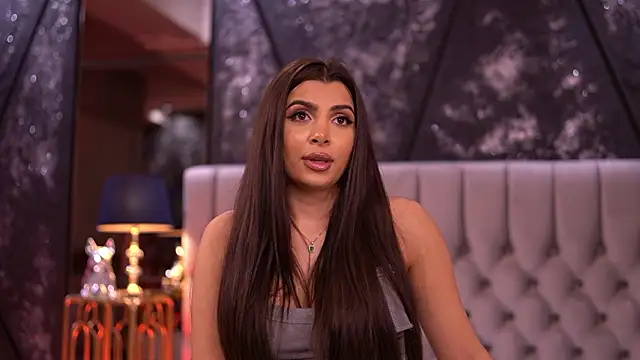 Chatroom XXX en direct de NicoleCellini