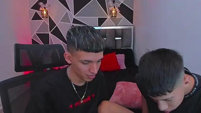 Juan_Nd_Steven Show in webcam