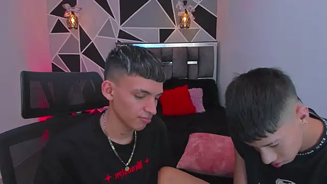 Juan_Nd_Steven Adlı Modelin Canlı XXX Sohbeti