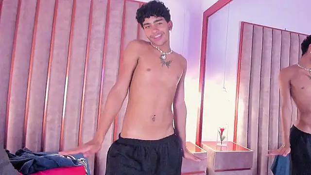 Mike_thomsonn Adlı Modelin Canlı XXX Sohbeti