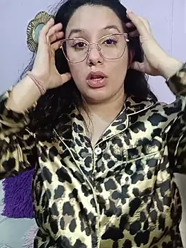 Deina_bunny live XXX chat