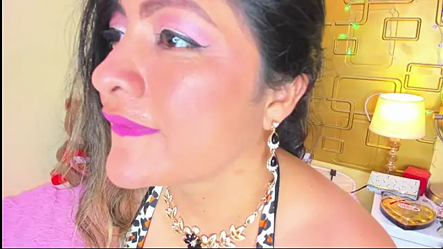 Chat XXX ao vivo de Julia_Haye